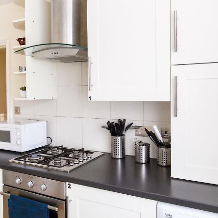 Mandeville Rooms Northolt  エクステリア 写真