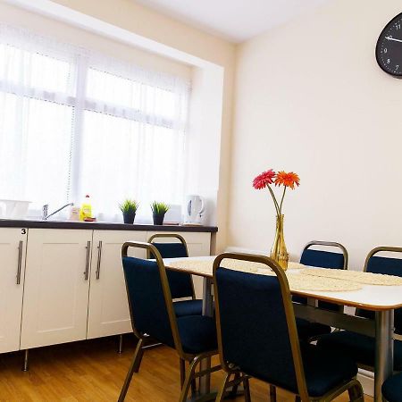 Mandeville Rooms Northolt  エクステリア 写真