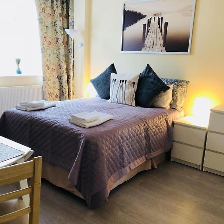 Mandeville Rooms Northolt  エクステリア 写真