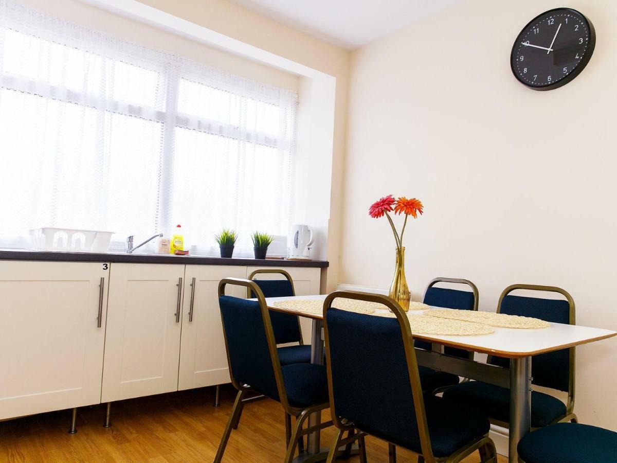 Mandeville Rooms Northolt  エクステリア 写真
