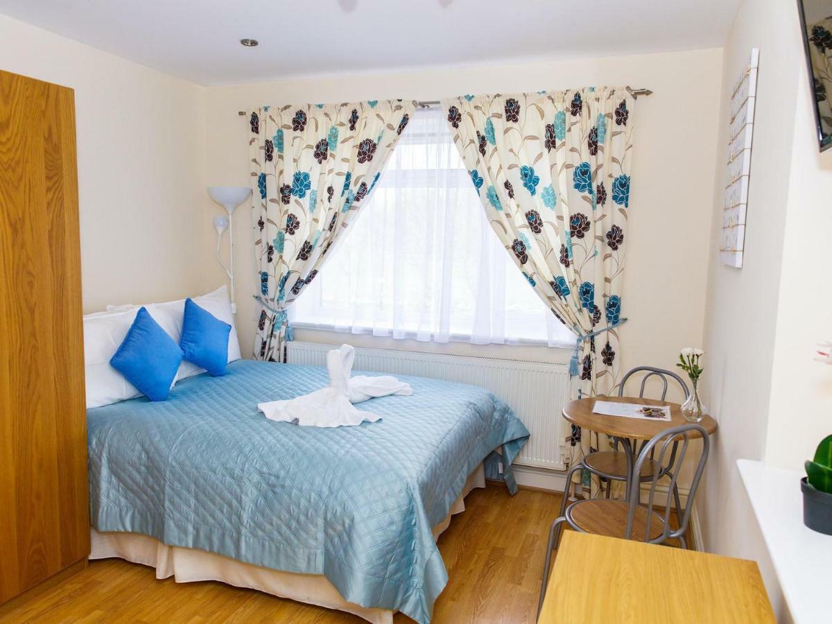 Mandeville Rooms Northolt  エクステリア 写真